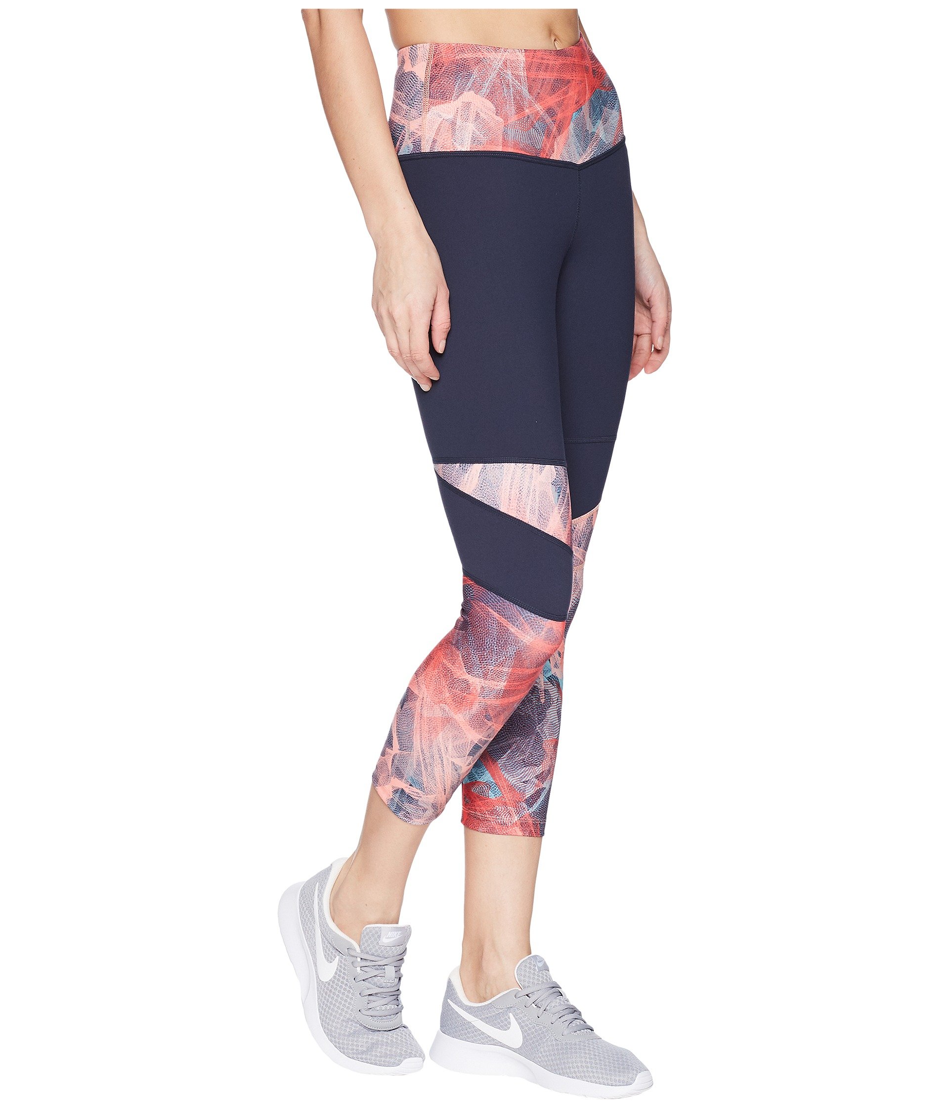 The North Face Women’s Motivation High Rise Printed Crop The North Face ktmart.vn 3