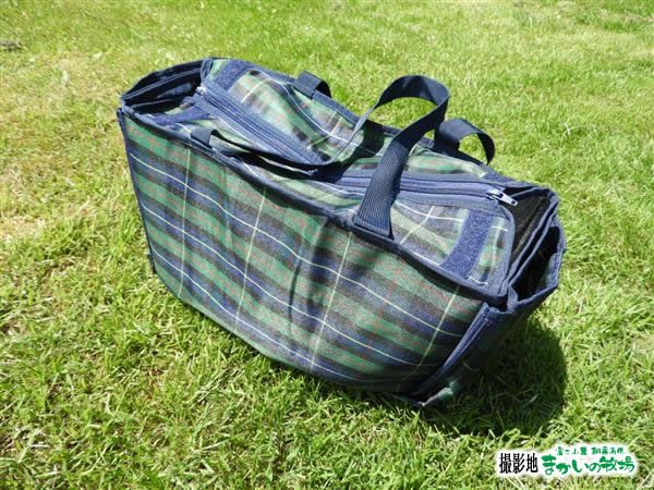 Cold storage seat which becomes a cooler bag which intercepts summer sunlight4