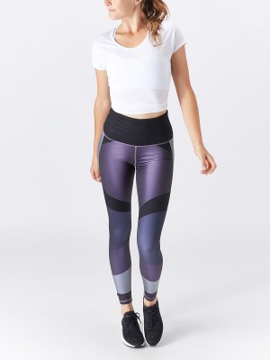 The North Face Women’s Contoured Tech High-Rise Tight2