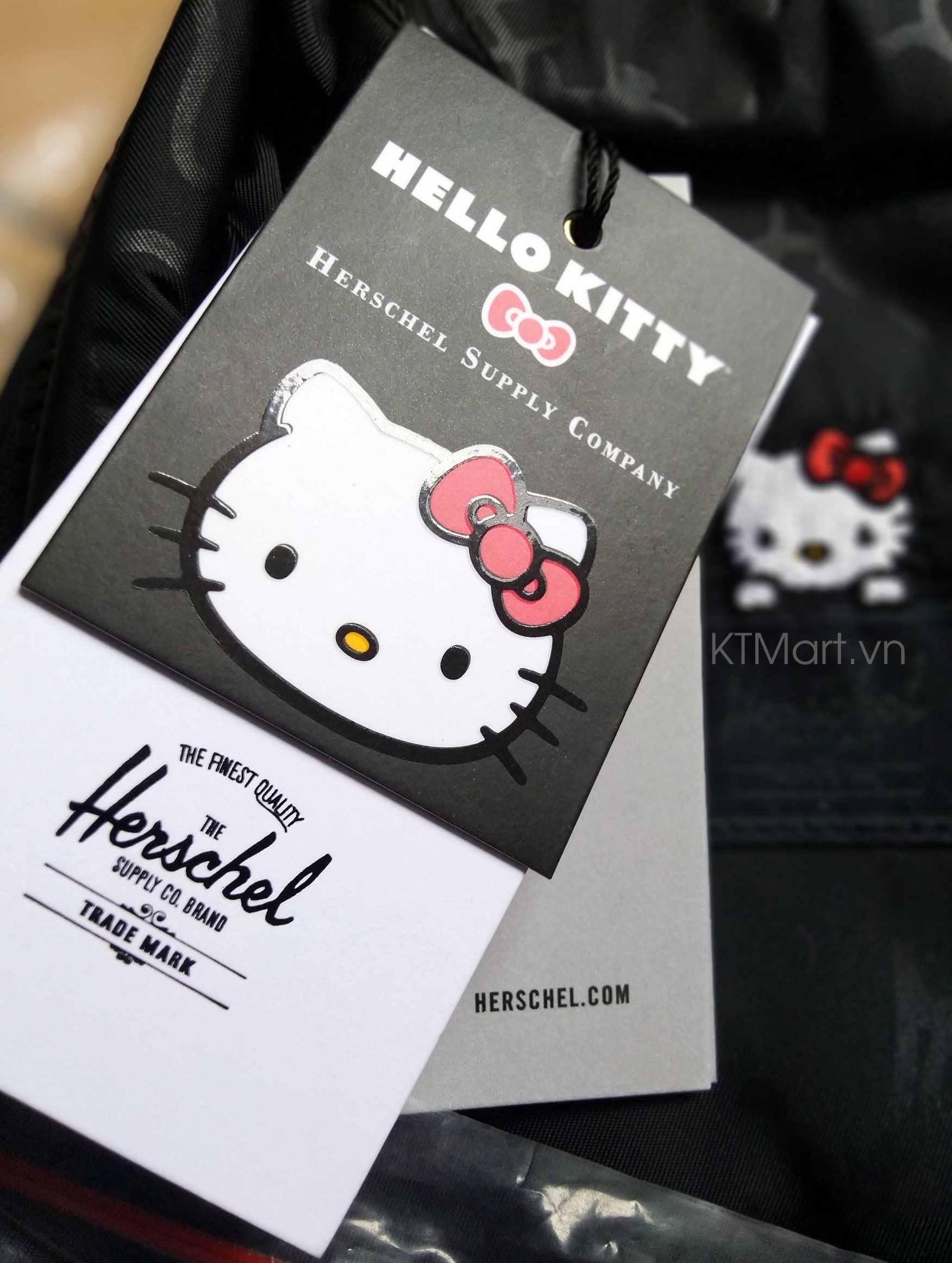 Herschel x Hello Kitty Nova Mid-Volume 10503-03066 Backpack Black ktmart 5