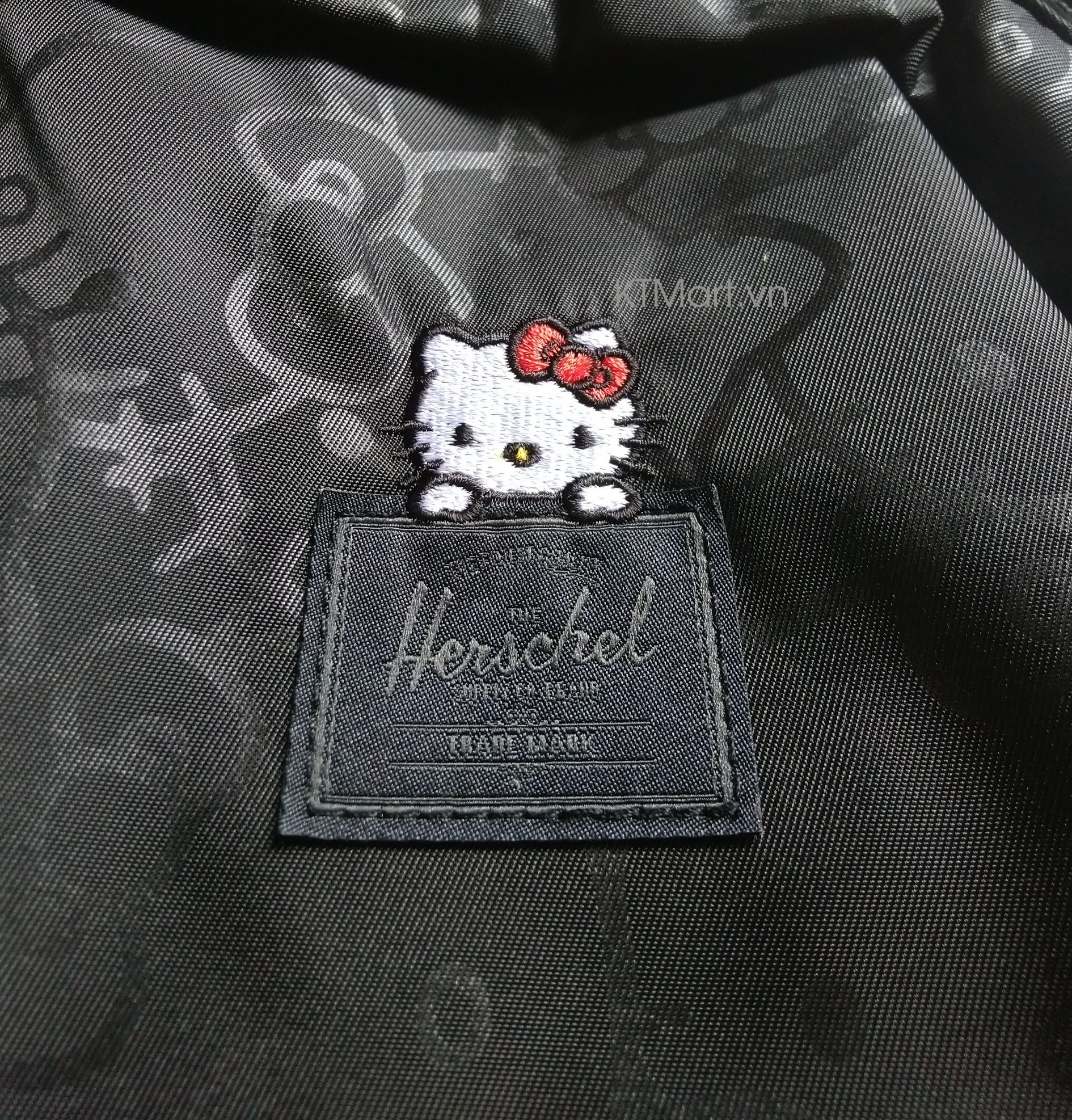 Herschel x Hello Kitty Nova Mid-Volume 10503-03066 Backpack Black ktmart 6