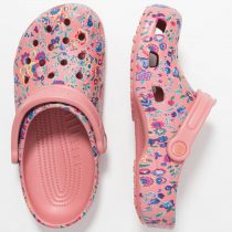 Crocs CLASSIC LIBERTY GRAPHIC - Slippers - Floral.Blossom M53