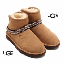 UGG Classic Mini Crescent Boot 1158262 ktmart 0